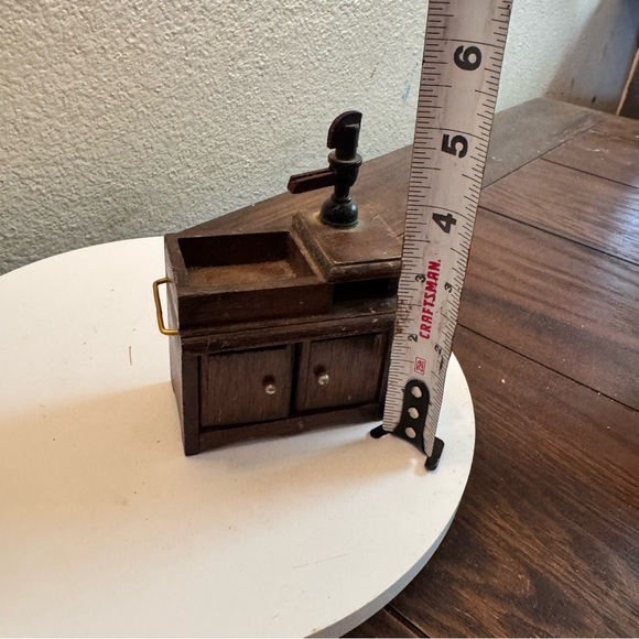 Vintage Dollhouse Furniture Wood Antique Water Pump Kitchen Sink Detailed - Picture 6 of 6